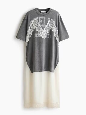 STELLA MCCARTNEY H&M
LACE-TRIMMED T-SHIRT DRESS